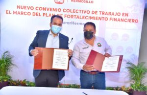 Firma Toño Astiazarán nuevo convenio colectivo con sindicato