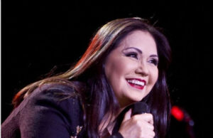 Ana Gabriel recibe estrella en Paseo de la Fama de Hollywood