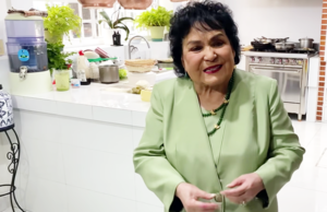 Hospitalizan de emergencia a Carmen Salinas