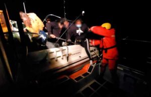 Yate queda a la deriva con 16 tripulantes en Baja California