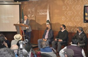 Reafirma gobernador Alfonso Durazo compromiso con un regreso a clases seguro
