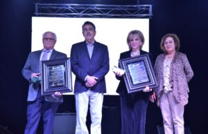 RECIBEN ROSARIO OROZ IBARRA Y TEODORO BOJÓRQUEZ DURÁN RECONOCIMIENTO COMO CIUDADANOS DISTINGUIDOS 2021