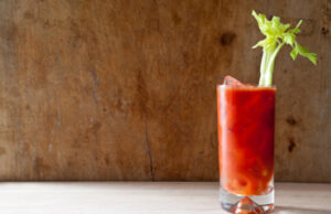 París festeja el centenario de la bebida popular Bloody Mary