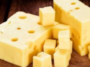 Retiran más de 260 mil envases de queso rallado por posible presencia de metal en EU.
