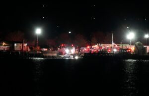 Choca avión con Helicóptero en Washington D.C. y cae a Río Potomac; Transportaba 64 Personas
