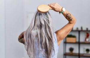 Científicos descubren una sustancia que revierte las canas
