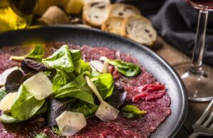 ¿Es seguro comer carne cruda? Esto dice un experto en ciencia