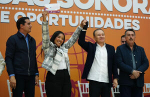 Gobernador Durazo entrega becas, patrullas y equipamiento de seguridad para beneficio del sur del estado