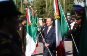 Encabeza Gobernador Durazo evento conmemorativo por el Día de la Bandera