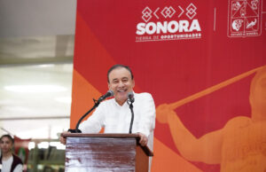 Gobernador Durazo beneficia a más de 600 jóvenes con estímulos académicos y deportivos