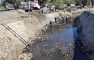 Realiza Servicios Públicos Municipales limpieza de canales y arroyos