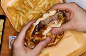 Las personas con depresión tienden a preferir alimentos ricos en carbohidratos, sugiere un nuevo estudio