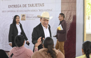 Gobernador Durazo entrega a más de 760 estudiantes de secundaria Beca Universal Rita Cetina