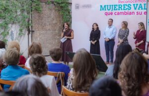 Reconocen Toño Astiazarán y Patty Ruibal a “Mujeres Valiosas que Cambian su Entorno”