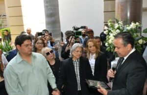 Rinden homenaje póstumo en Palacio Municipal al ex presidente Casimiro Navarro Valenzuela