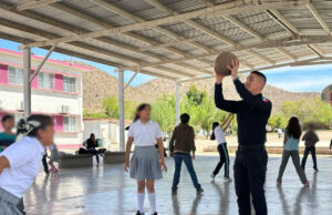 Imparte Gobierno de Sonora pláticas sobre prevención de violencias a niñas y niños de Pitiquito: Víctor Hugo Enríquez