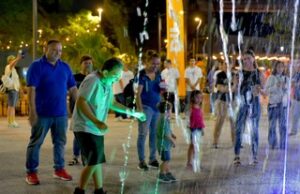 Disfrutan Hermosillenses la renovación del Jardín Juárez con nuevas áreas para convivir