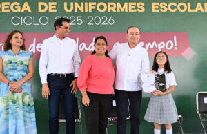 Gobernador Durazo garantiza entrega de uniformes gratuitos a todos los estudiantes antes de iniciar próximo ciclo