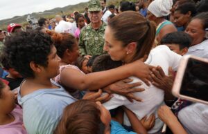 Fallece bebé tras paso de Erick; presidenta viaja a Oaxaca para evaluar daños tras el huracán