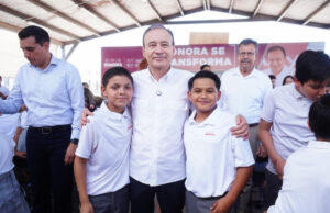 Compromiso cumplido: Gobernador Durazo avanza con entrega de uniformes gratuitos en 67 municipios