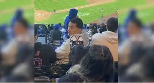 VIDEO: Se viraliza Lady Patadas por mal comportamiento en juego de los Mets en Nueva York