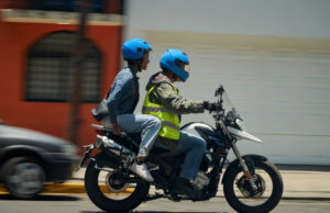 Prohiben el uso de motocicletas en servicios de transporte por aplicación en la CDMX