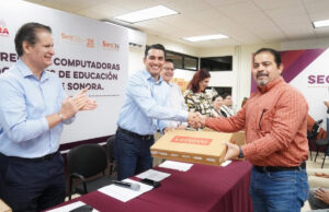 Beneficia Gobernador Durazo a más de dos mil docentes con entrega de computadoras: SEC