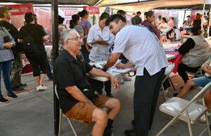 Gobernador Durazo beneficia a familias de la colonia Cuauhtémoc con jornada de “Sonora Atiende”