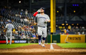 Alejandro Kirk brilla con jonrón y tres hits; Toronto derrota 7-3 a Pittsburgh