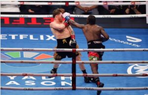 Canelo buscará revancha con Terence Crawford en septiembre 2026