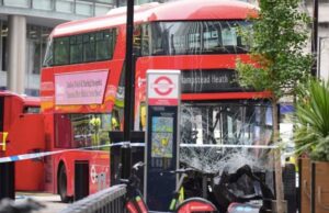 Accidente en Londres: autobús de dos pisos se estrella cerca de la estación Victoria y deja 17 heridos