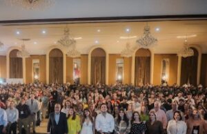 Con lleno total en asistencia, Toño Astiazarán y Patricia Ruibal inauguran el Tercer Congreso de la Familia