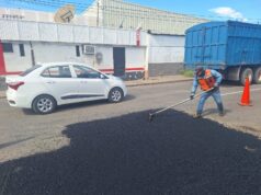 Refuerza Gobierno de Hermosillo labores de bacheo en distintas colonias
