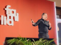 Demostrar cariño con hechos hace la verdadera amistad, estableció Pablo Fletcher en el Tercer Congreso de la Familia