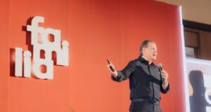 Demostrar cariño con hechos hace la verdadera amistad, estableció Pablo Fletcher en el Tercer Congreso de la Familia