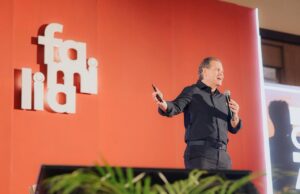 Demostrar cariño con hechos hace la verdadera amistad, estableció Pablo Fletcher en el Tercer Congreso de la Familia