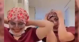 VIDEO: IMSS investiga a médicas internas por burlarse de paciente con filtro de payaso