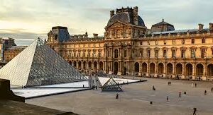Detienen a implicados en robo de joyas del Louvre