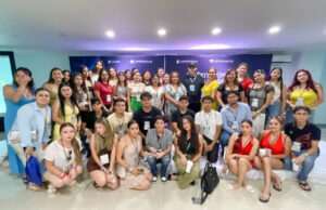 Participa alumnado de la UES en Congreso Nacional de Administración, Contaduría y Negocios