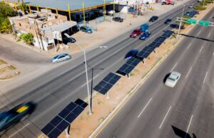 Impulsa Gobierno Municipal energías limpias con instalación de paneles solares en bulevar Manuel Clouthier