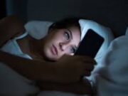 ¿Sabías que el “Vamping”, uso del celular por la noche? Puede ser peligroso para tu salud
