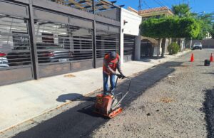 Repara Ayuntamiento de Hermosillo vialidades en 12 colonias más