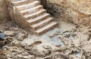 Descubren el que sería el altar de mármol griego más antiguo hasta ahora