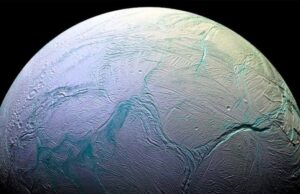 Un nuevo hallazgo confirma la posibilidad de vida en la luna Encélado