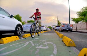 Refuerza Toño Astiazarán seguridad vial con 975 confibicis instaladas