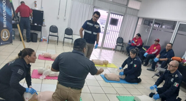 Paramédicos de la Policía Estatal continúan entrenamiento para fortalecer habilidades en prácticas de RCP