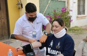Acerca Toño Astiazarán servicios de “Miércoles en tu colonia” a familias de Villa Bonita