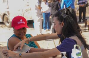 Acerca Salud Sonora vacunación contra el sarampión y servicios médicos gratuitos a sonorenses