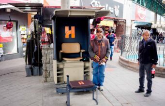 Equipa Toño Astiazarán a boleros con décadas en el oficio en Hermosillo