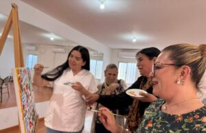 Personas adultas mayores de CEDAM Hermosillo fortalecen valores a través del arte